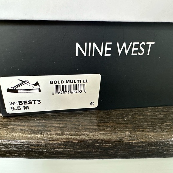 #NWT!! Rare NINE WEST Gold Metallic Gatsby Sneakers Sz 9.5!! With Original Box! - Picture 4 of 7